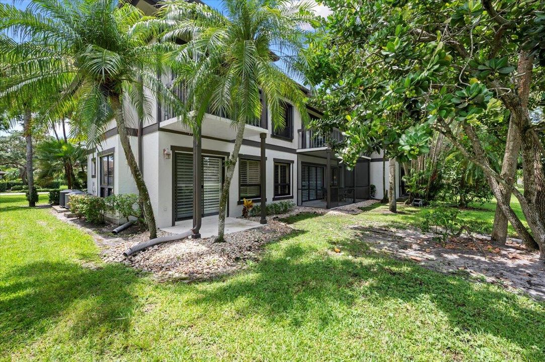 Active With Contract: $3,000 (1 beds, 1 baths, 500 Square Feet)