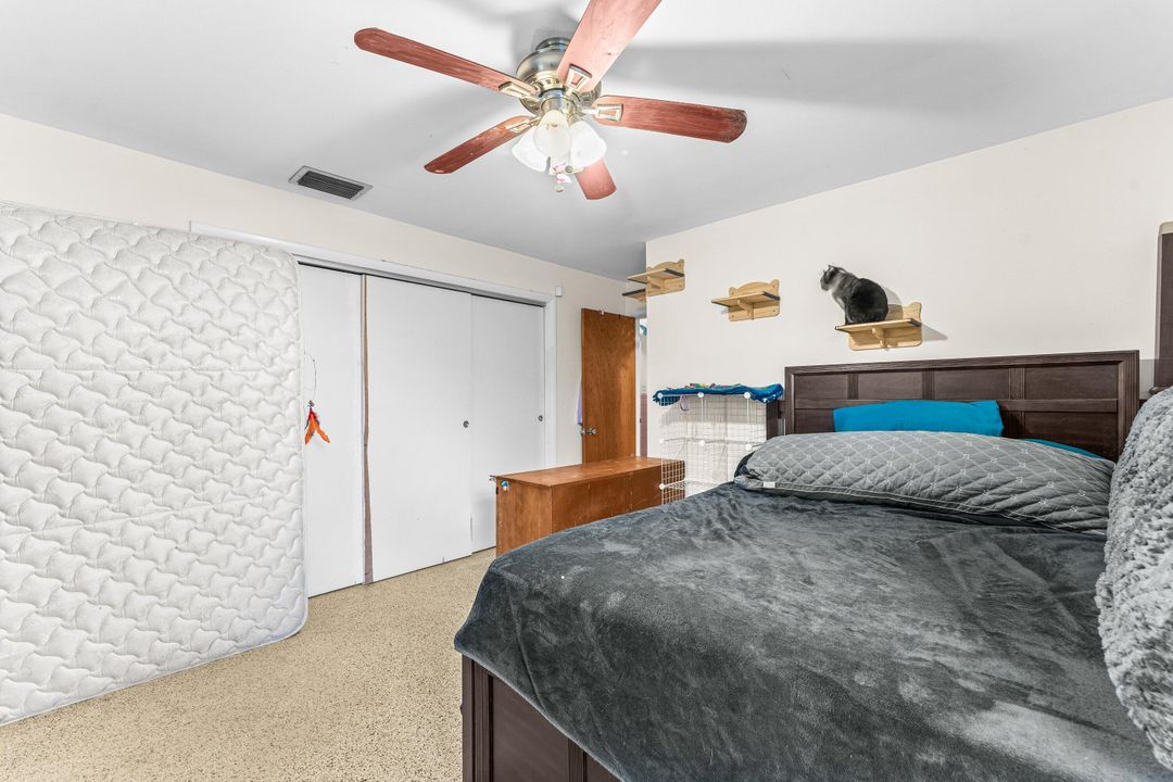 Active With Contract: $350,000 (2 beds, 1 baths, 1089 Square Feet)