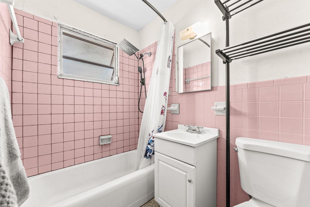 Active With Contract: $350,000 (2 beds, 1 baths, 1089 Square Feet)