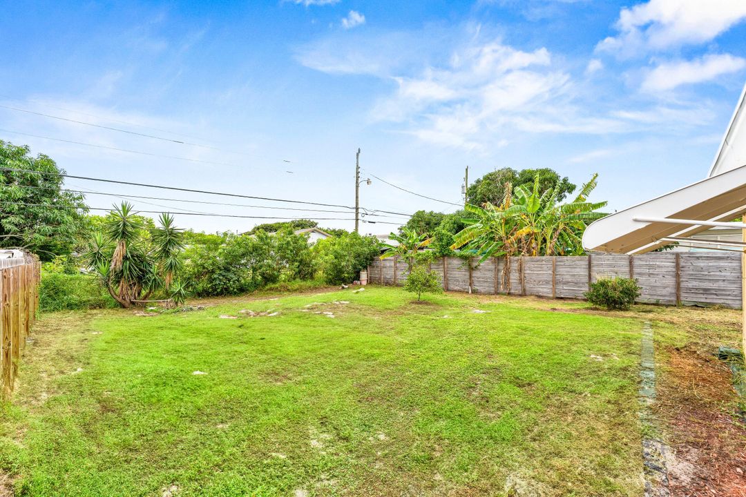 Active With Contract: $350,000 (2 beds, 1 baths, 1089 Square Feet)