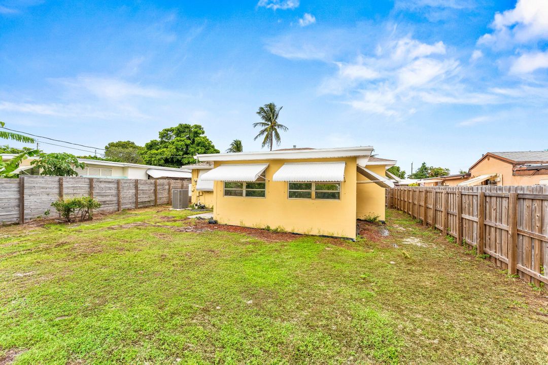 Active With Contract: $350,000 (2 beds, 1 baths, 1089 Square Feet)