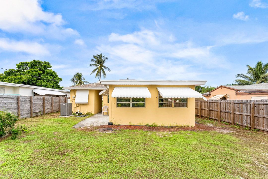 Active With Contract: $350,000 (2 beds, 1 baths, 1089 Square Feet)