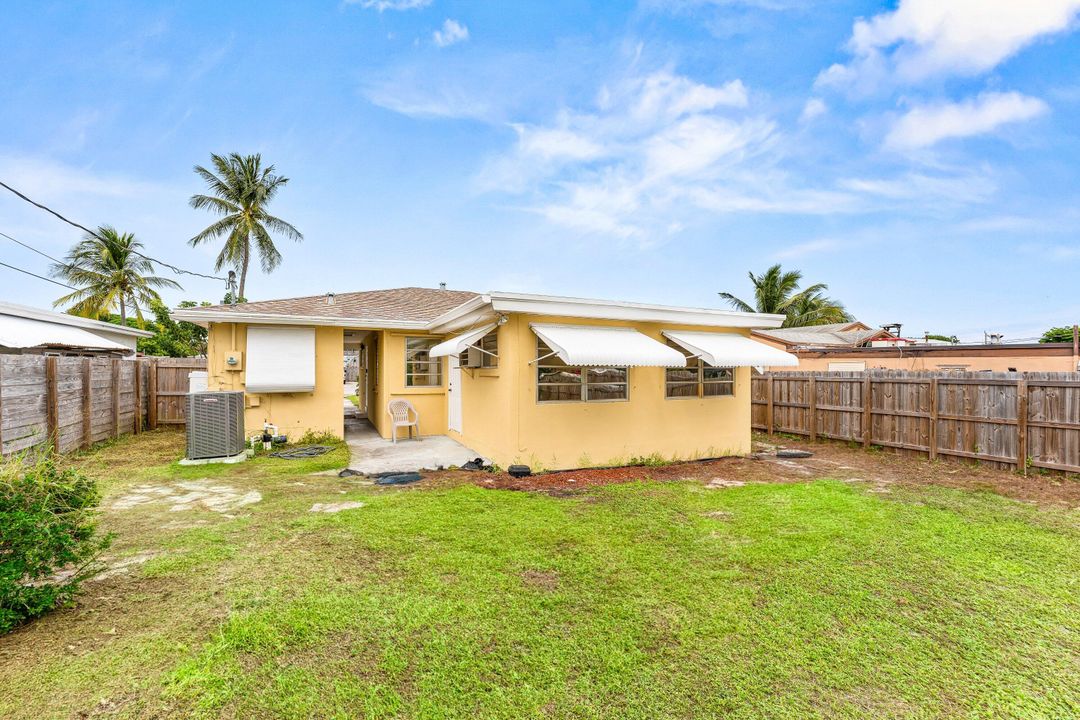 Active With Contract: $350,000 (2 beds, 1 baths, 1089 Square Feet)