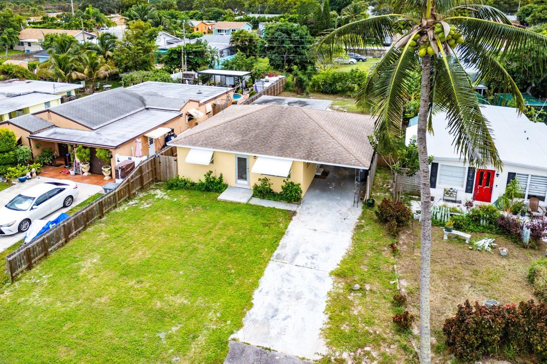 Active With Contract: $350,000 (2 beds, 1 baths, 1089 Square Feet)