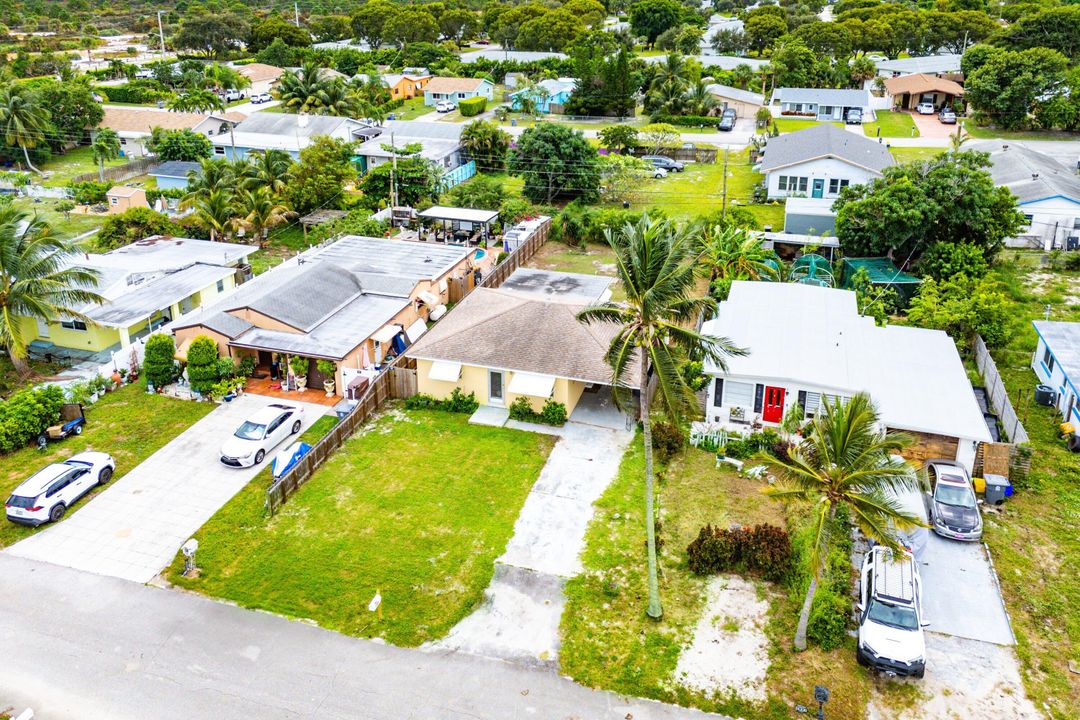 Active With Contract: $350,000 (2 beds, 1 baths, 1089 Square Feet)