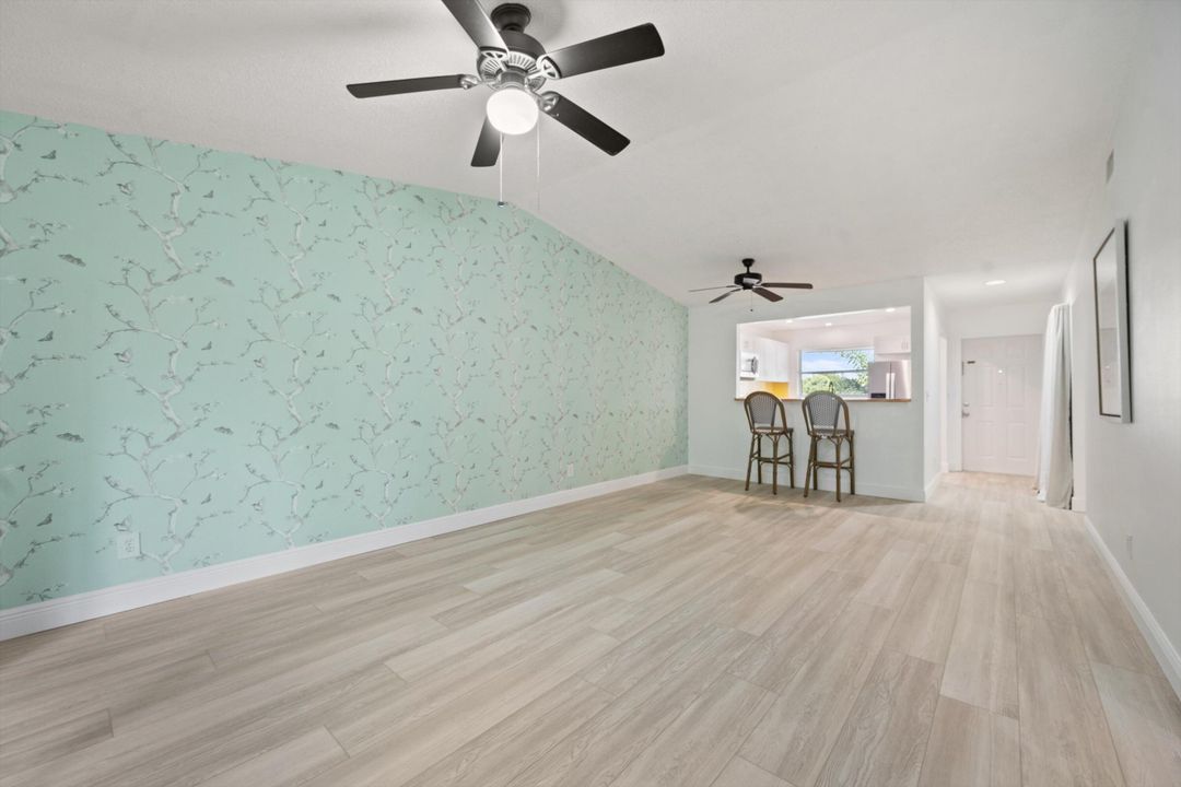 待售: $225,000 (2 贝兹, 2 浴室, 1021 平方英尺)