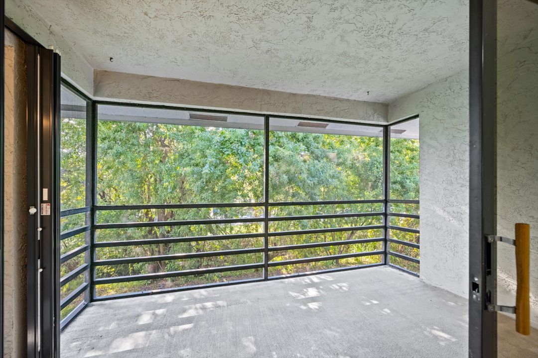 待售: $225,000 (2 贝兹, 2 浴室, 1021 平方英尺)