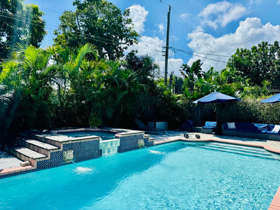 Recently Rented: $5,000 (3 beds, 3 baths, 2140 Square Feet)