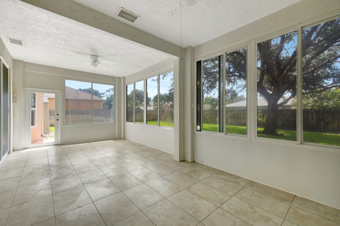 For Rent: $2,800 (3 beds, 2 baths, 1608 Square Feet)