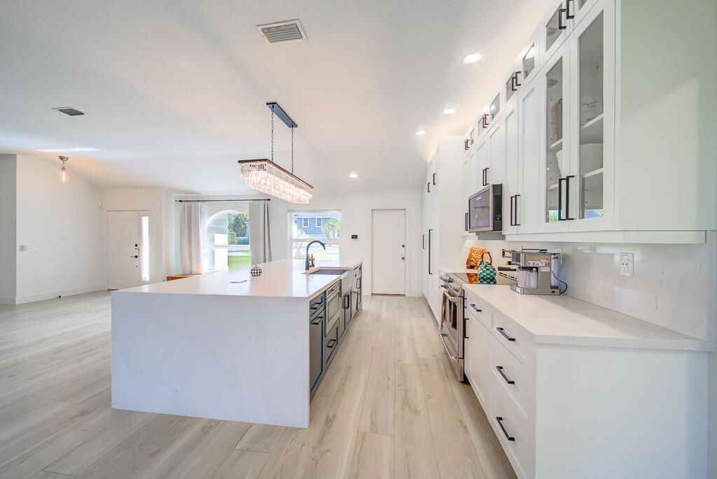 For Rent: $6,000 (3 beds, 2 baths, 2032 Square Feet)