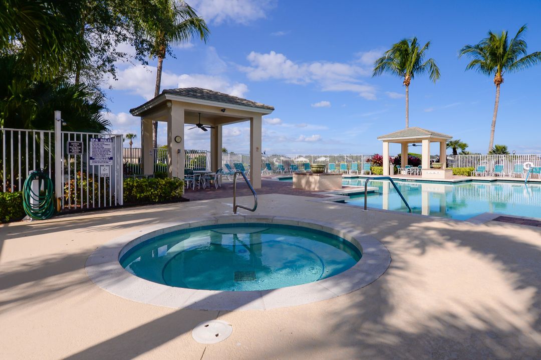 Active With Contract: $325,000 (3 beds, 2 baths, 1684 Square Feet)