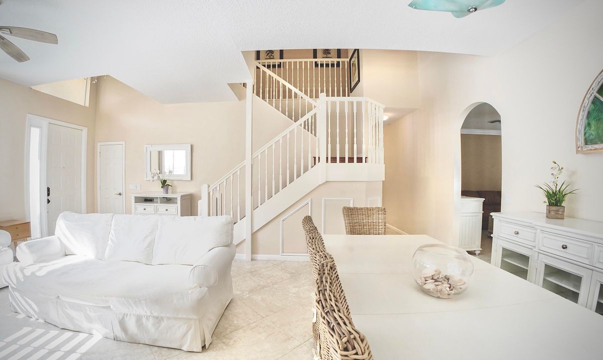 For Sale: $979,900 (6 beds, 3 baths, 2824 Square Feet)