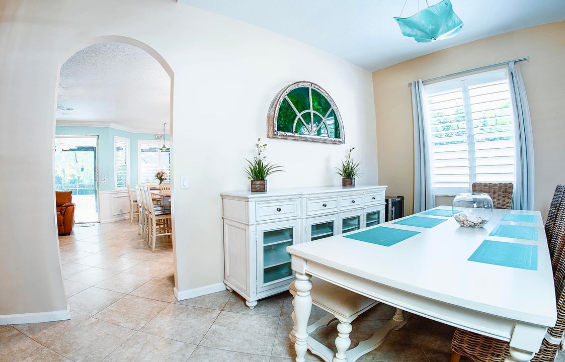 For Sale: $979,900 (6 beds, 3 baths, 2824 Square Feet)