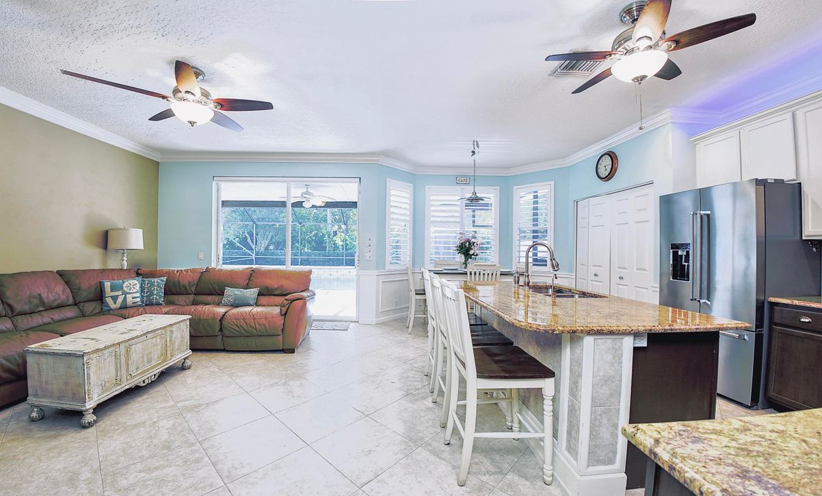 For Sale: $979,900 (6 beds, 3 baths, 2824 Square Feet)