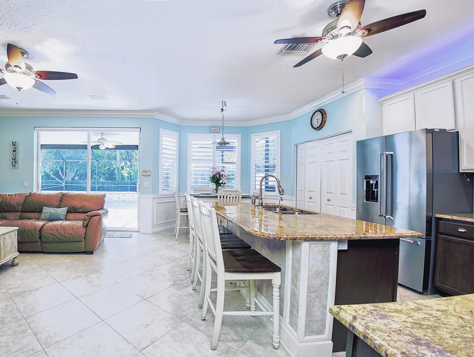 For Sale: $979,900 (6 beds, 3 baths, 2824 Square Feet)