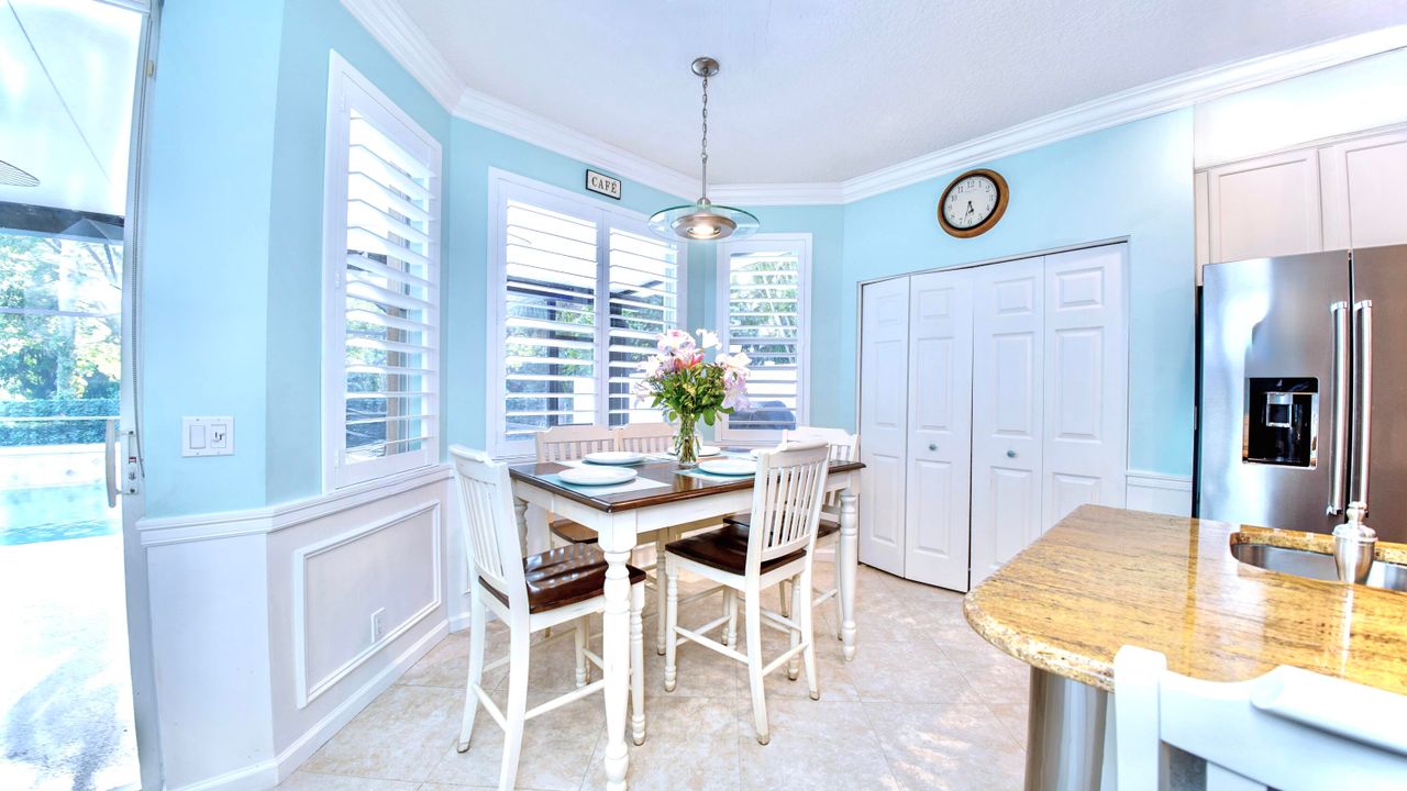 For Sale: $979,900 (6 beds, 3 baths, 2824 Square Feet)