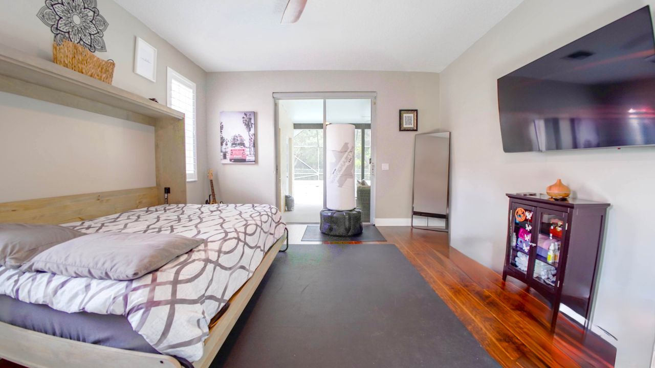 For Sale: $979,900 (6 beds, 3 baths, 2824 Square Feet)