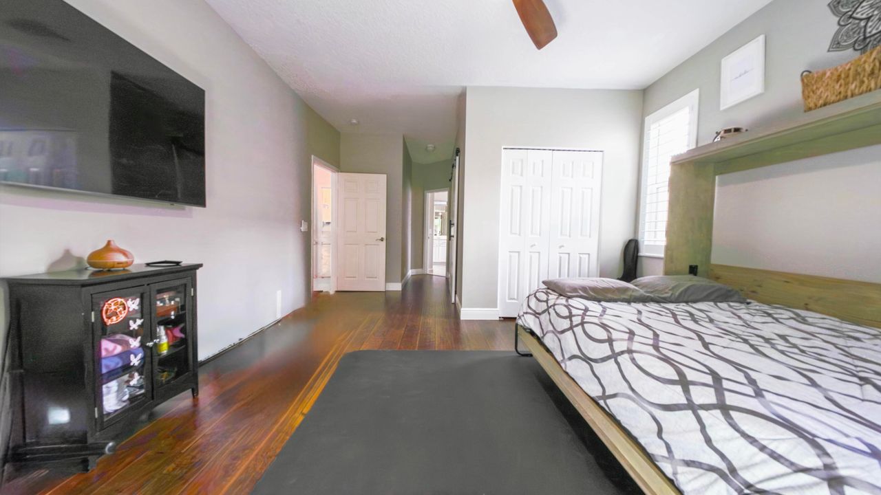 For Sale: $979,900 (6 beds, 3 baths, 2824 Square Feet)