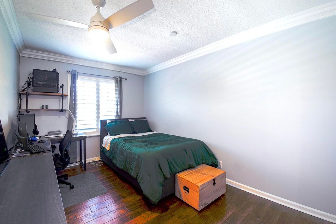 For Sale: $979,900 (6 beds, 3 baths, 2824 Square Feet)