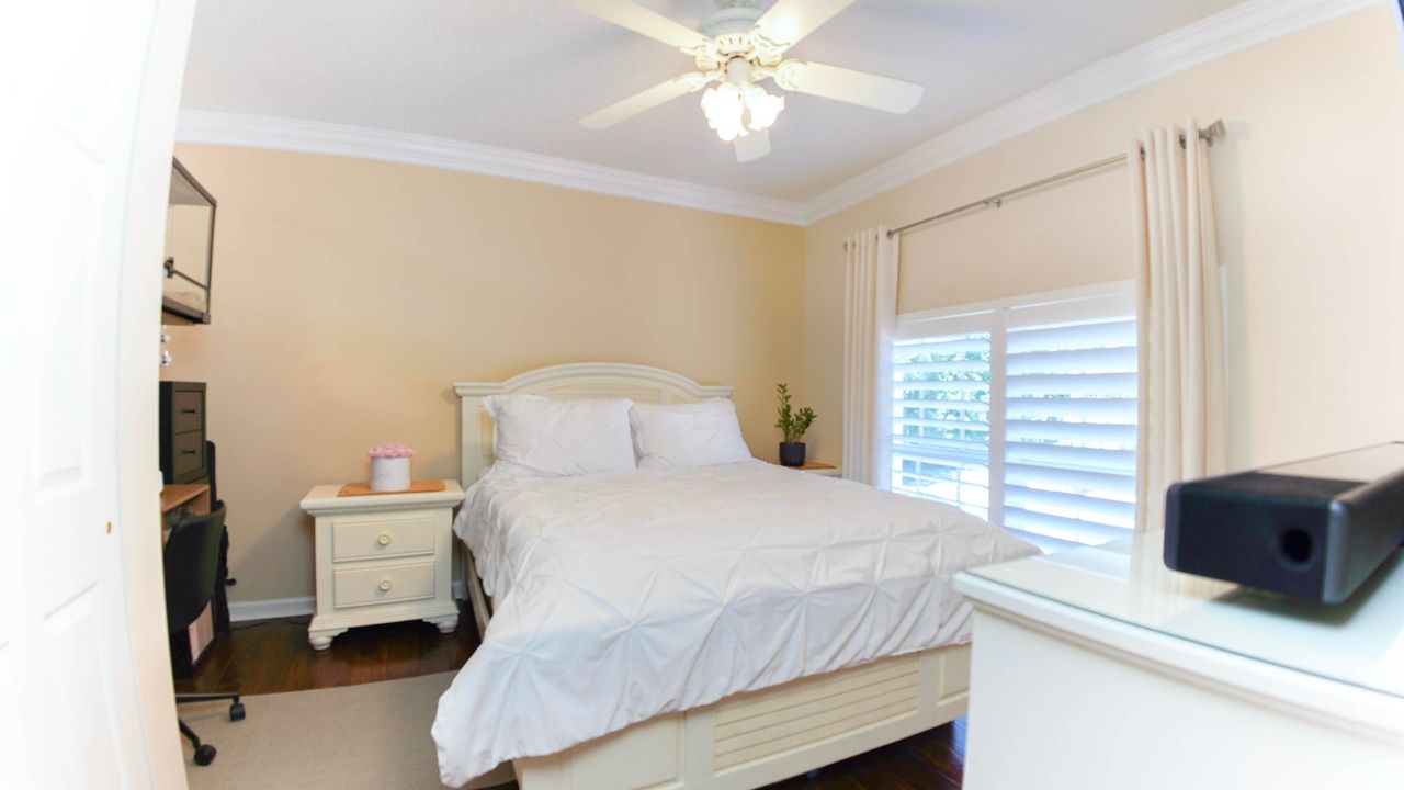 For Sale: $979,900 (6 beds, 3 baths, 2824 Square Feet)