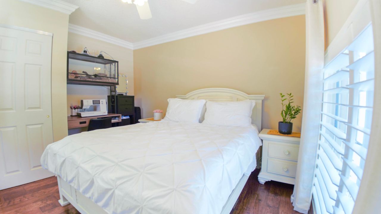 For Sale: $979,900 (6 beds, 3 baths, 2824 Square Feet)