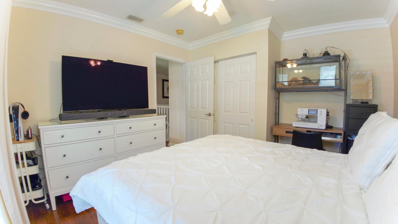 For Sale: $979,900 (6 beds, 3 baths, 2824 Square Feet)