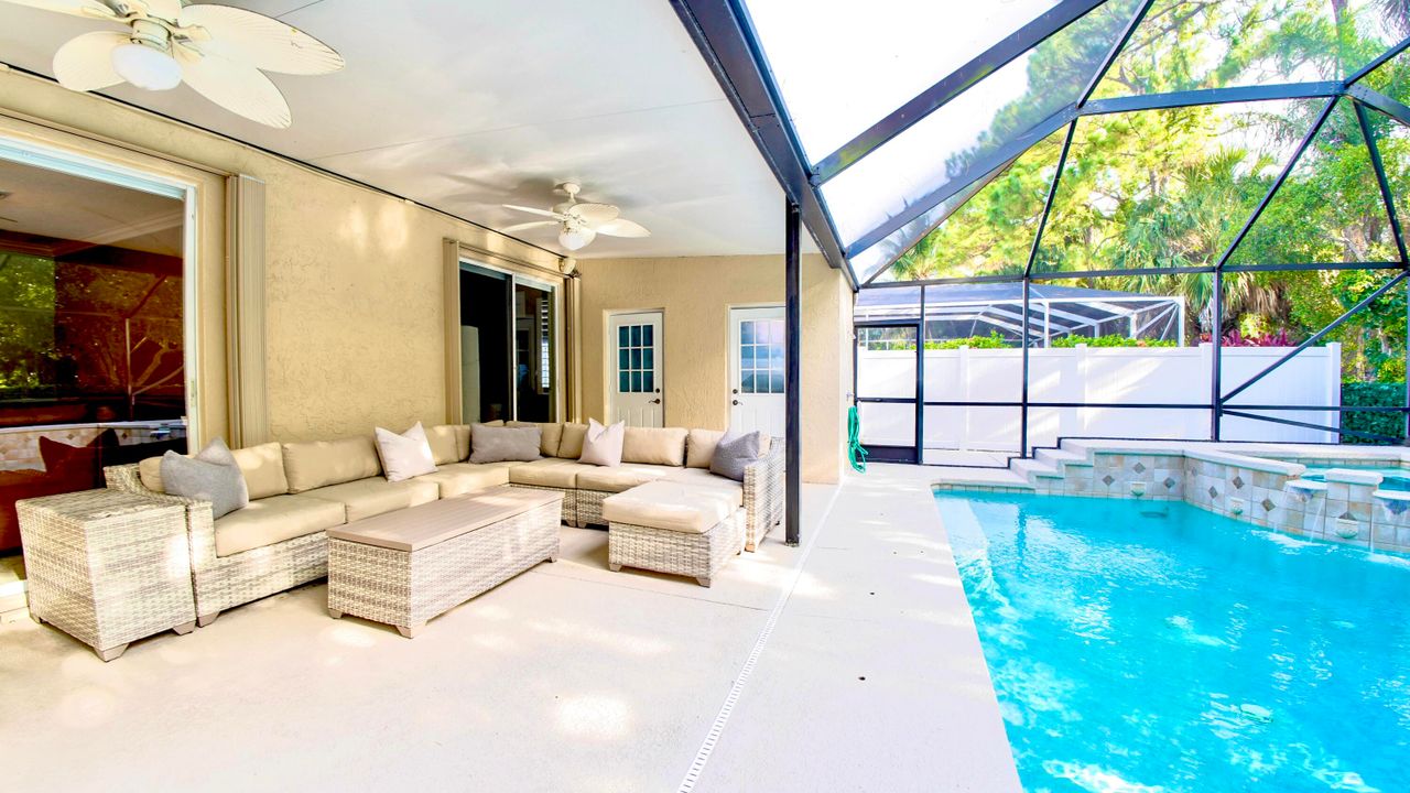 For Sale: $979,900 (6 beds, 3 baths, 2824 Square Feet)