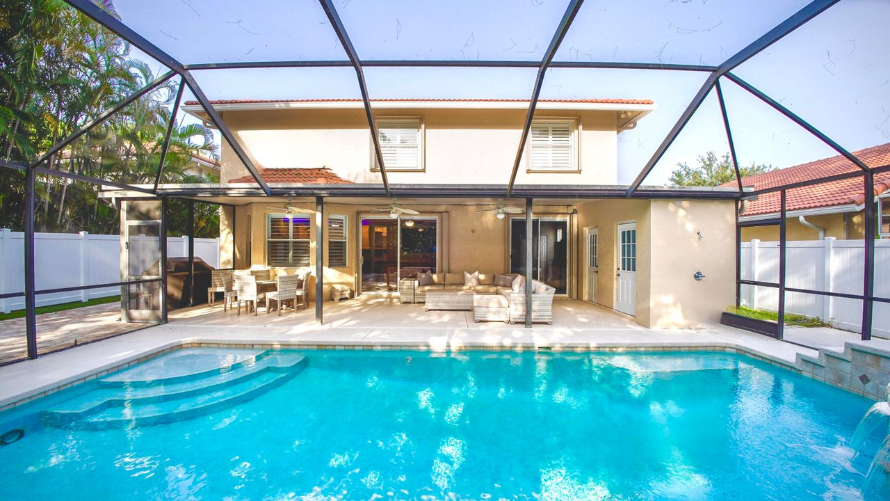 For Sale: $979,900 (6 beds, 3 baths, 2824 Square Feet)