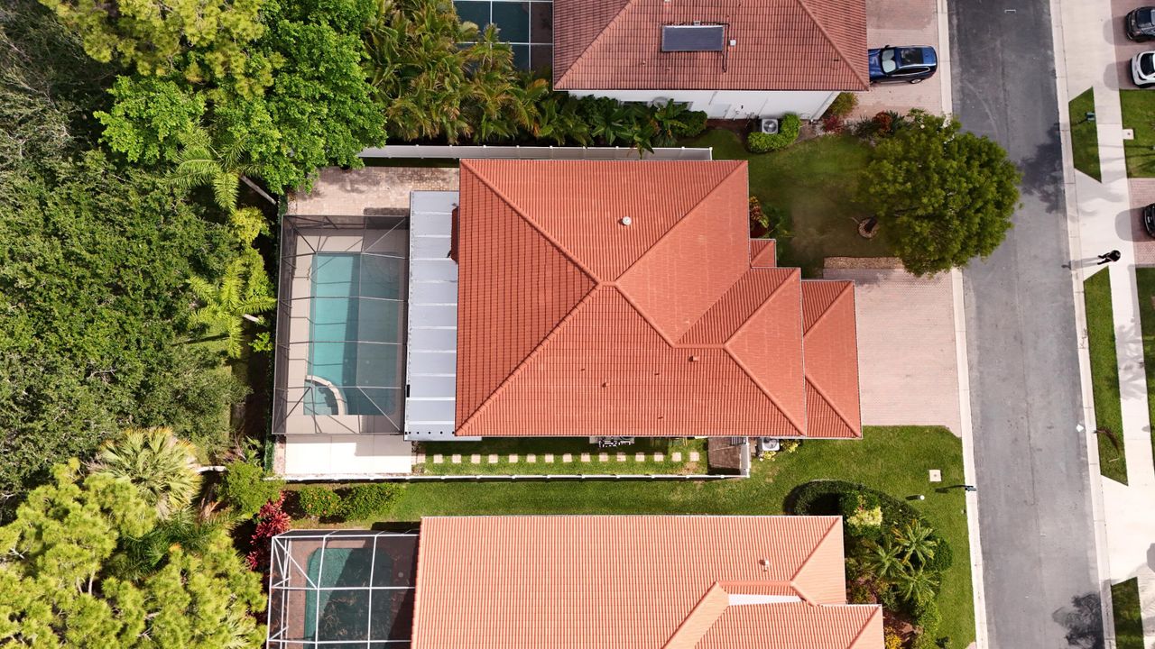 For Sale: $979,900 (6 beds, 3 baths, 2824 Square Feet)