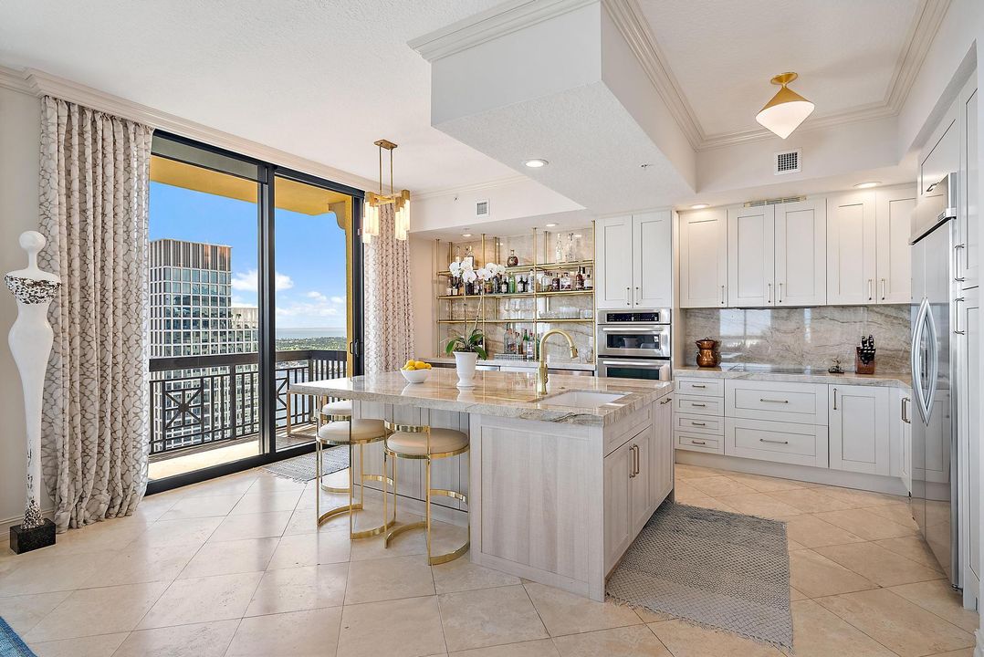 待售: $5,500,000 (3 贝兹, 3 浴室, 2734 平方英尺)