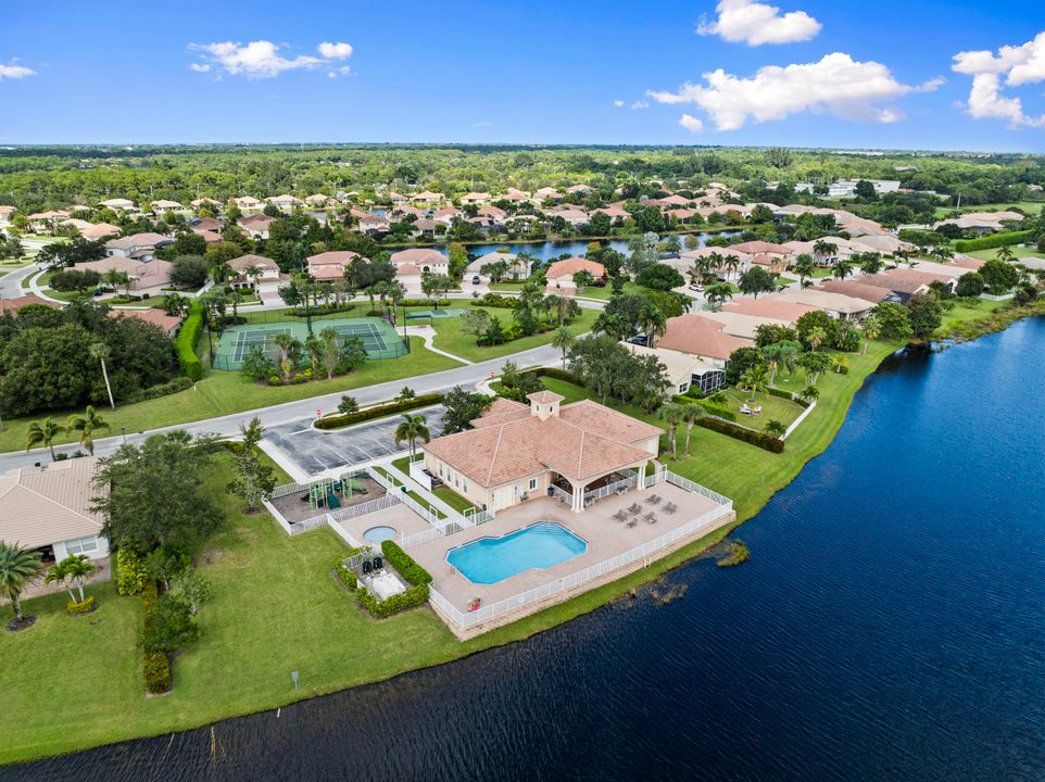 For Sale: $725,000 (4 beds, 3 baths, 2415 Square Feet)