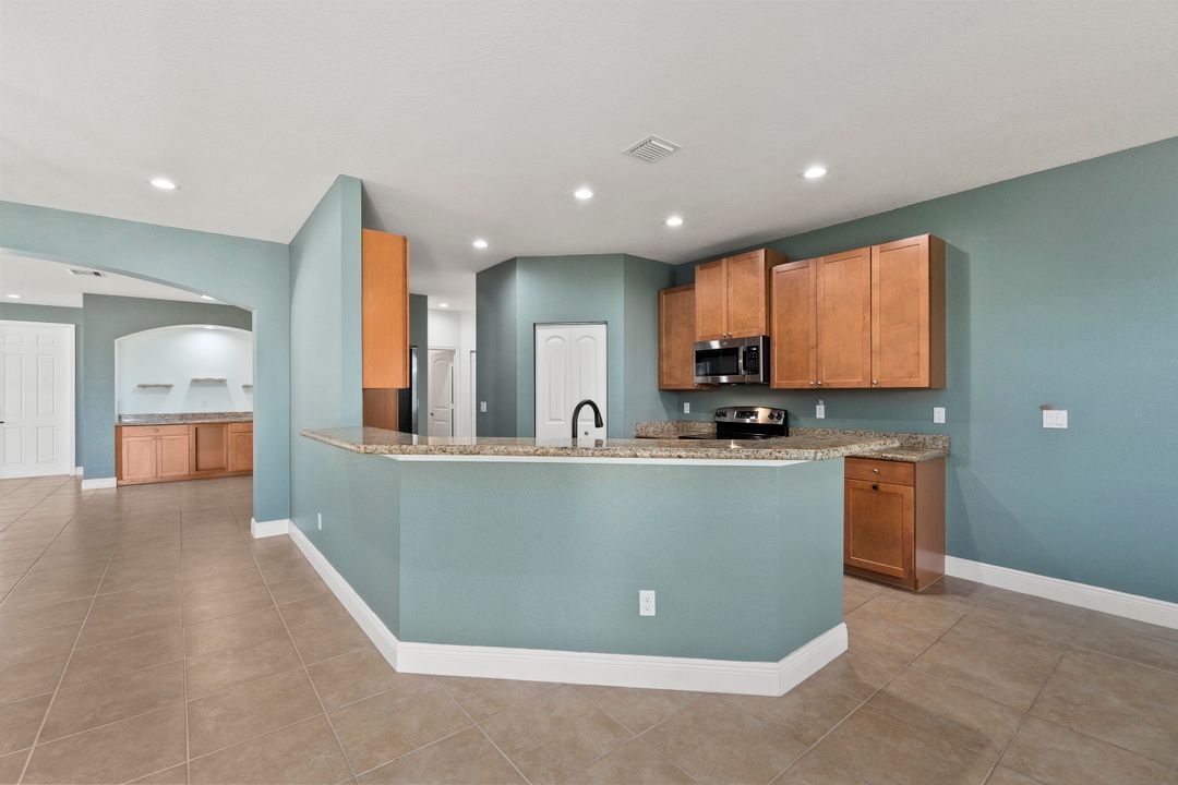 For Sale: $725,000 (4 beds, 3 baths, 2415 Square Feet)