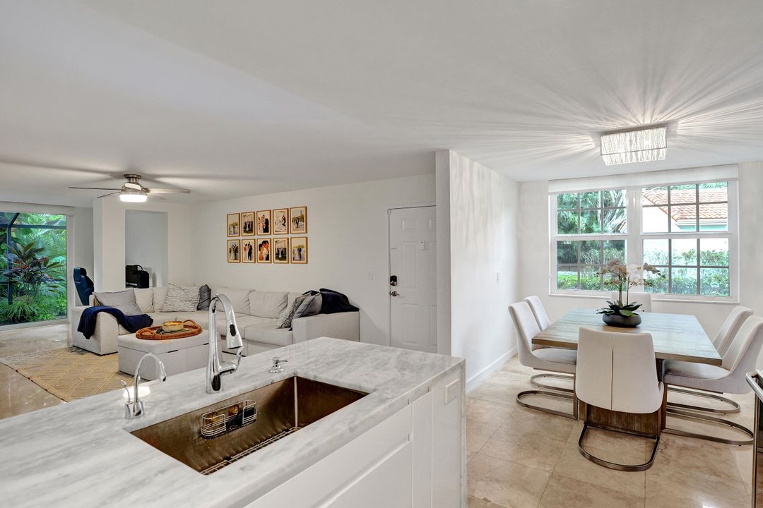 For Sale: $399,999 (2 beds, 2 baths, 1303 Square Feet)