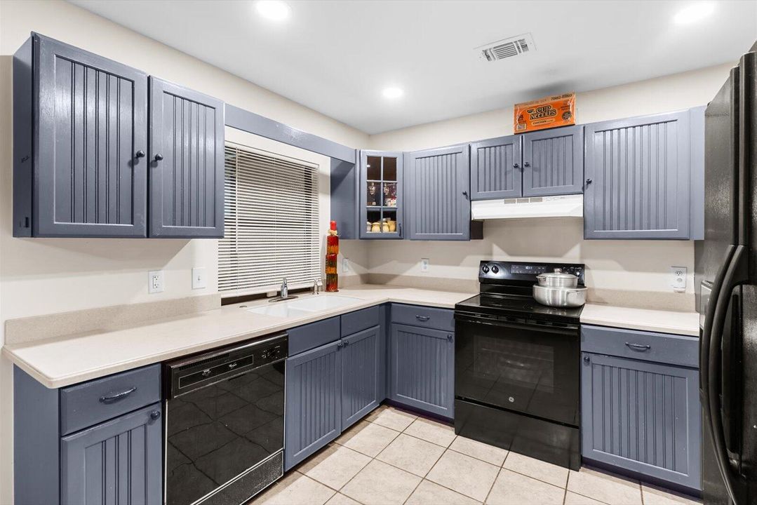 待售: $319,000 (3 贝兹, 2 浴室, 1312 平方英尺)