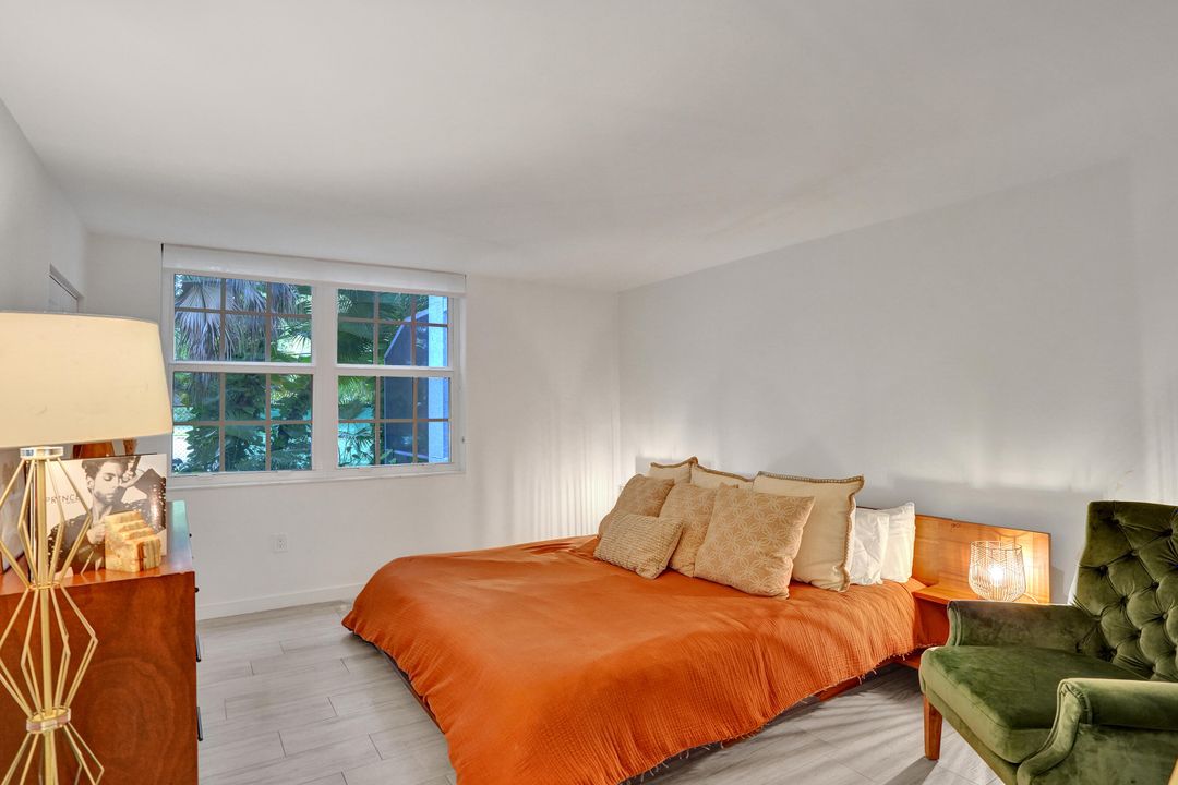 For Sale: $399,999 (2 beds, 2 baths, 1303 Square Feet)