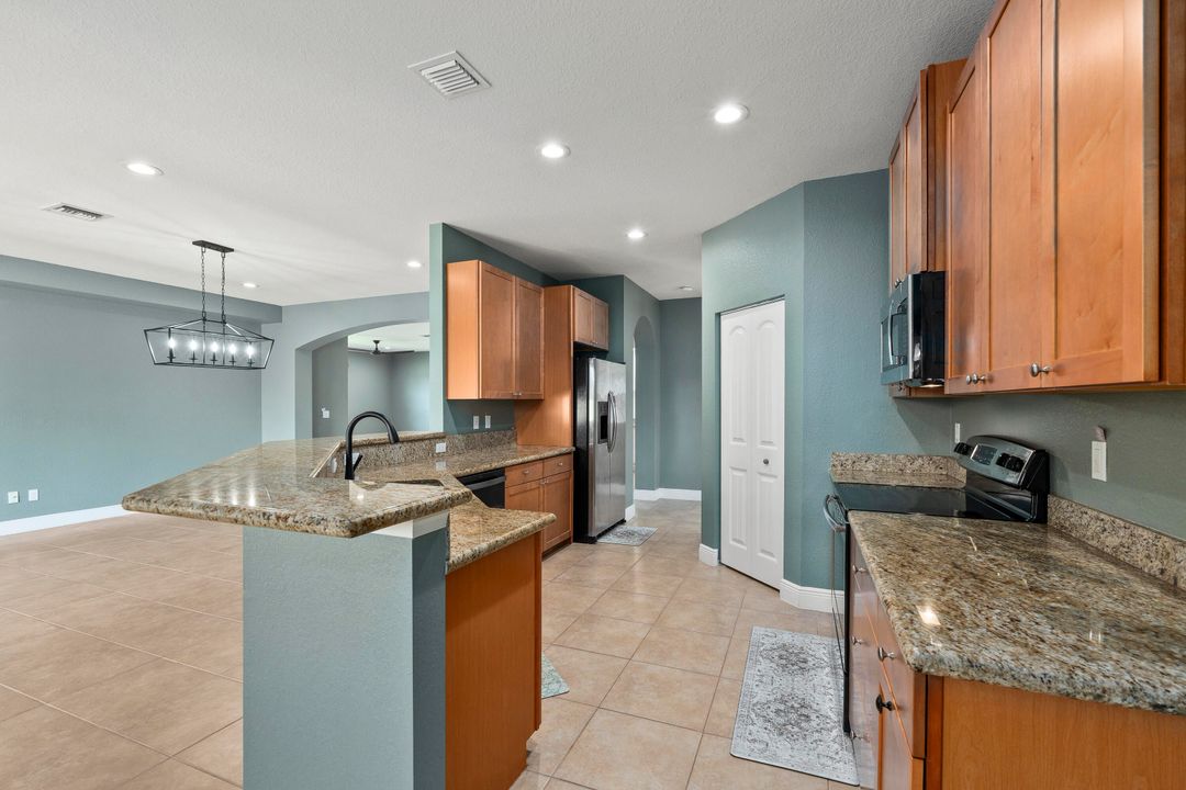 For Sale: $725,000 (4 beds, 3 baths, 2415 Square Feet)