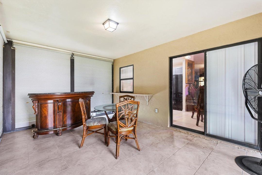 待售: $319,000 (3 贝兹, 2 浴室, 1312 平方英尺)