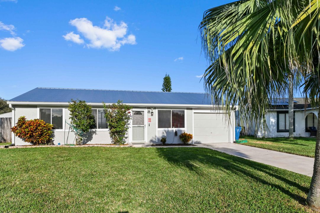 Active With Contract: $475,000 (3 beds, 2 baths, 1152 Square Feet)