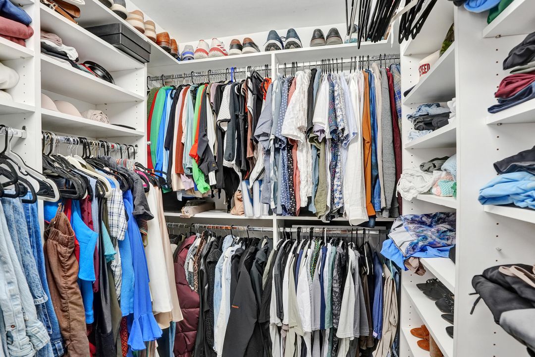 For Sale: $399,999 (2 beds, 2 baths, 1303 Square Feet)