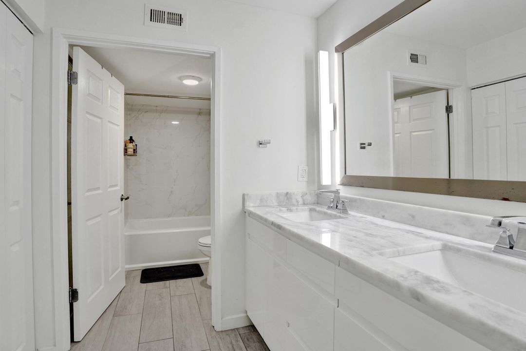 For Sale: $399,999 (2 beds, 2 baths, 1303 Square Feet)