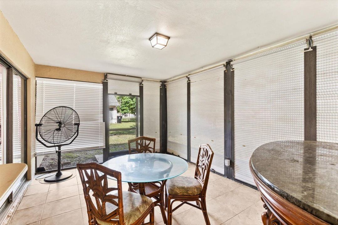 待售: $319,000 (3 贝兹, 2 浴室, 1312 平方英尺)