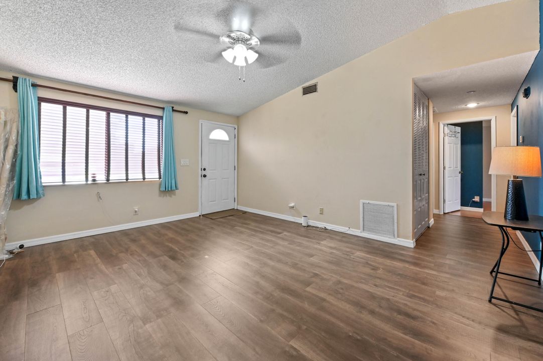 Active With Contract: $475,000 (3 beds, 2 baths, 1152 Square Feet)