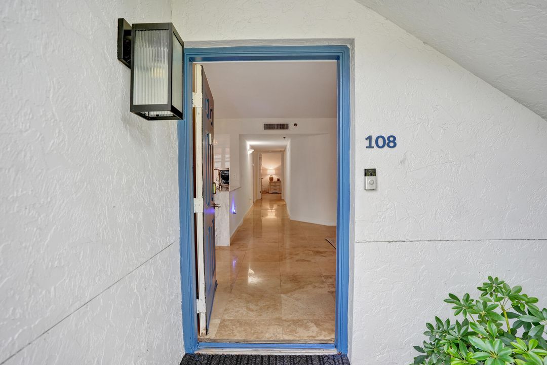 For Sale: $399,999 (2 beds, 2 baths, 1303 Square Feet)