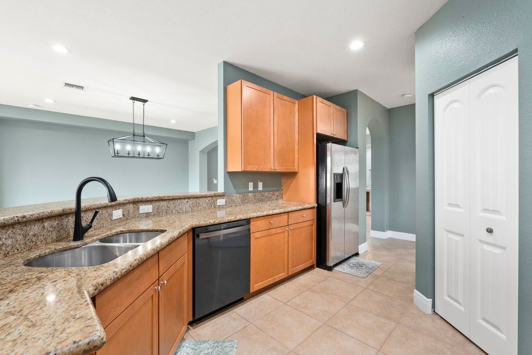 For Sale: $725,000 (4 beds, 3 baths, 2415 Square Feet)