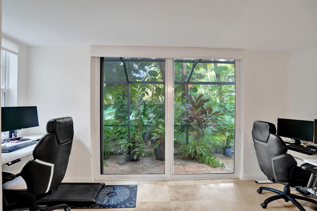 For Sale: $399,999 (2 beds, 2 baths, 1303 Square Feet)