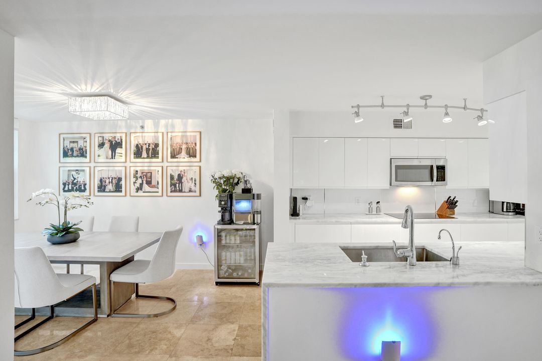 For Sale: $399,999 (2 beds, 2 baths, 1303 Square Feet)