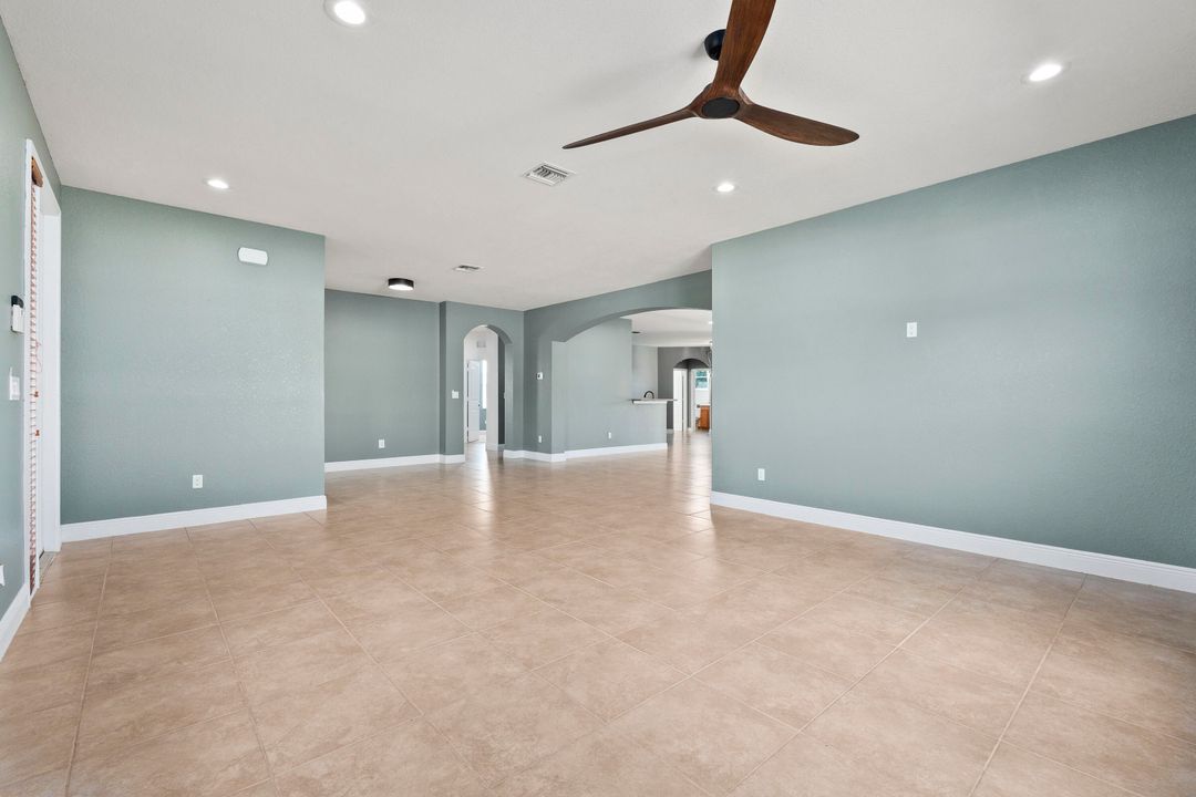 For Sale: $725,000 (4 beds, 3 baths, 2415 Square Feet)