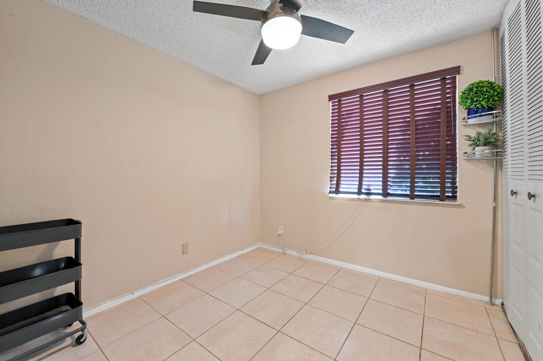 Active With Contract: $475,000 (3 beds, 2 baths, 1152 Square Feet)