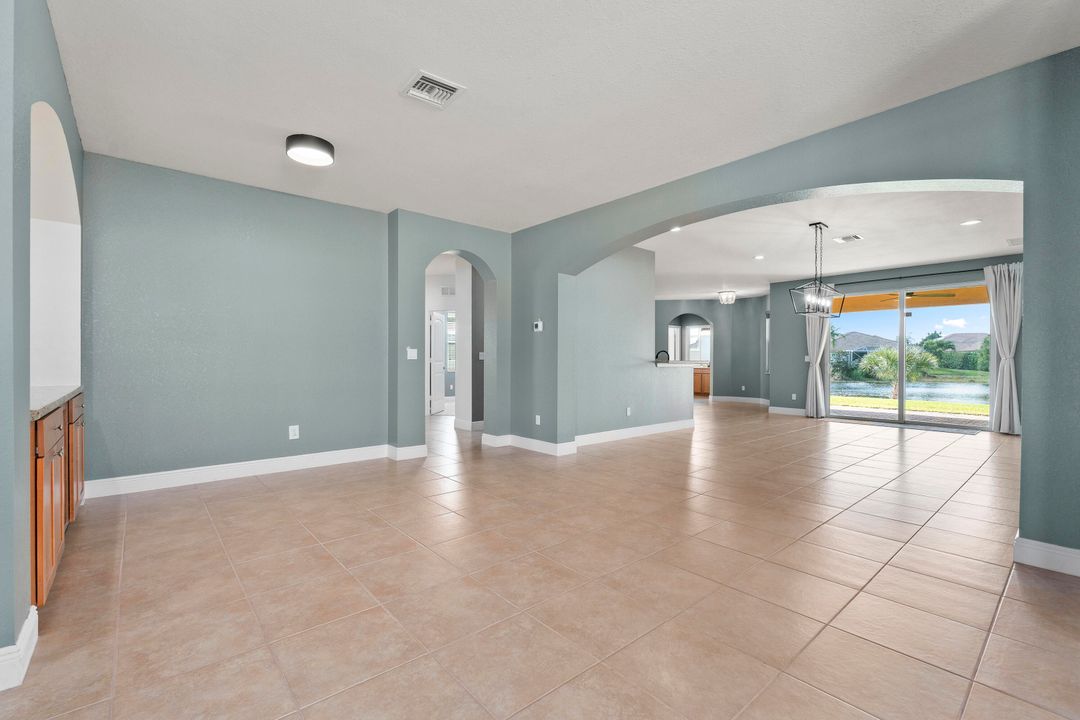 For Sale: $725,000 (4 beds, 3 baths, 2415 Square Feet)