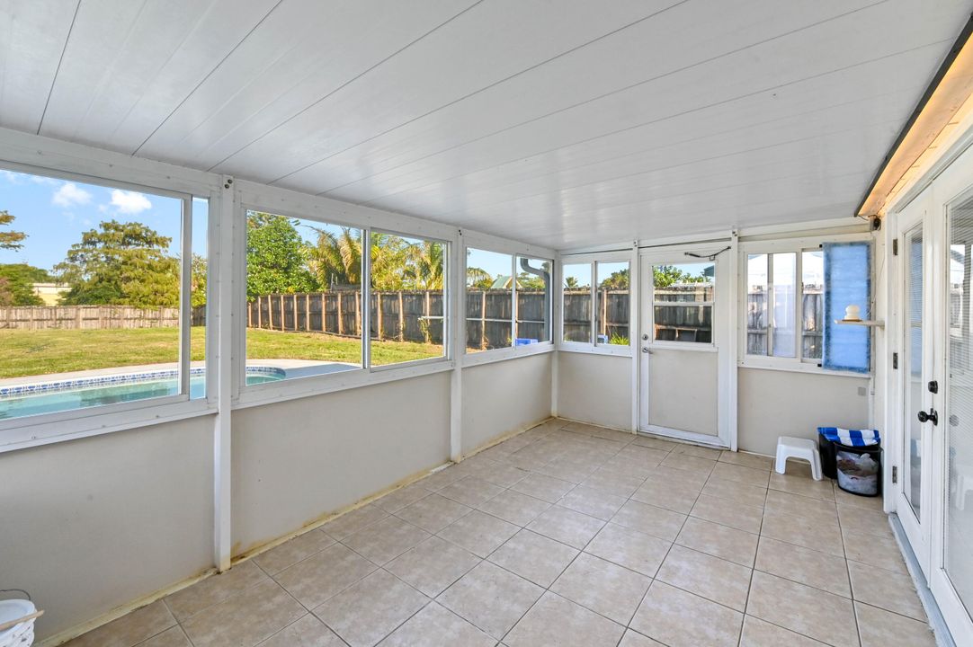 Active With Contract: $475,000 (3 beds, 2 baths, 1152 Square Feet)